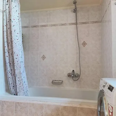Big 3bed 3bath 10 Min Walk Acropolis *