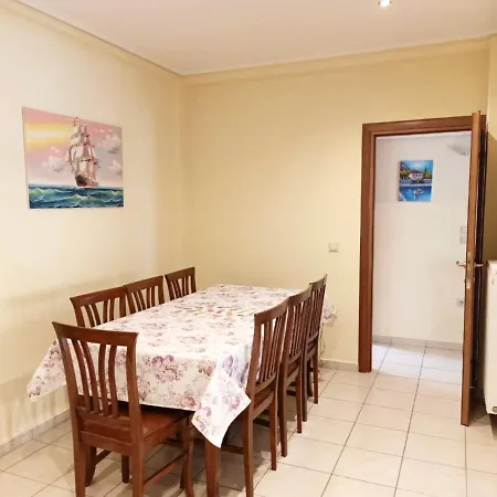 Big 3bed 3bath 10 Min Walk Acropolis Apartment *
