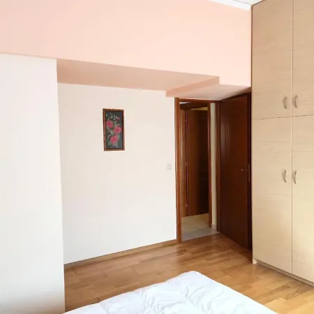 Big 3bed 3bath 10 Min Walk Acropolis Apartment *