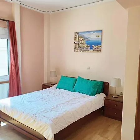 Big 3bed 3bath 10 Min Walk Acropolis Athens